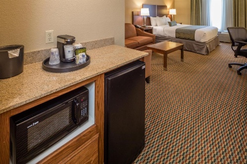 Best Western Plus Airport Inn And Suites image 11