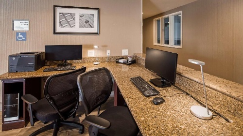 Best Western Plus Airport Inn And Suites image 34