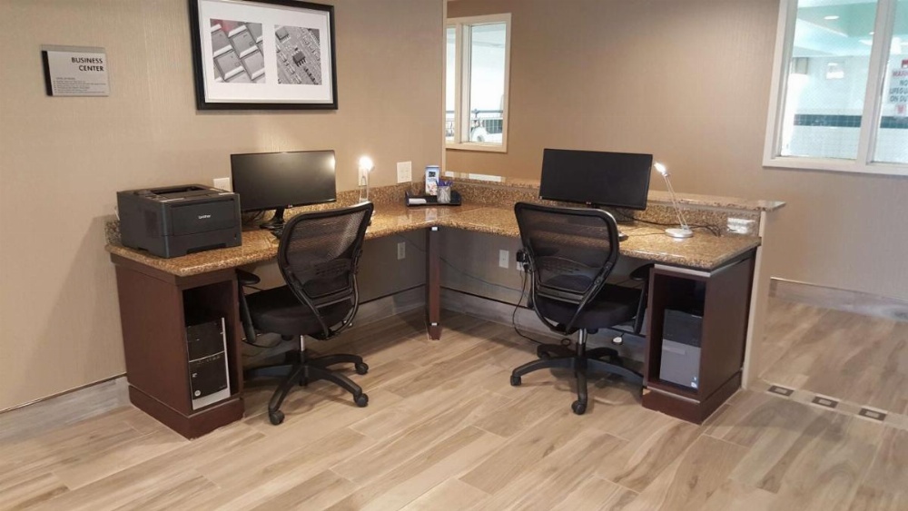 Best Western Plus Airport Inn And Suites Image 35